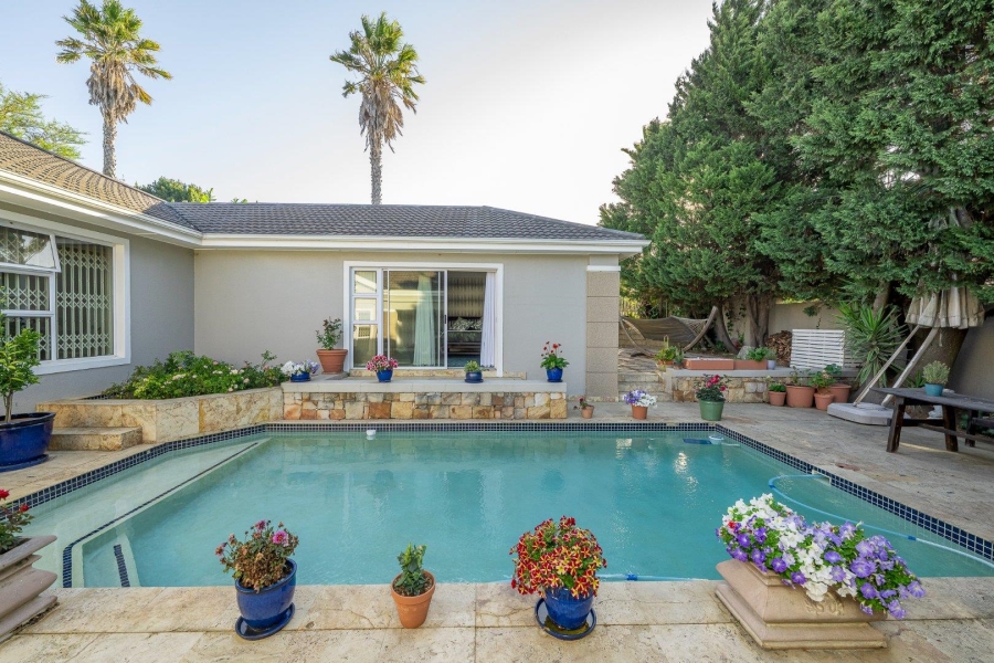 5 Bedroom Property for Sale in Welgedacht Western Cape